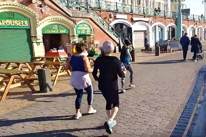 Running tour along the Brighton seafront